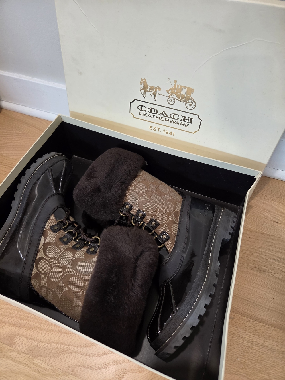 Coach Brown Signature Logo Shearling Trim Boots Sz 8 NWT